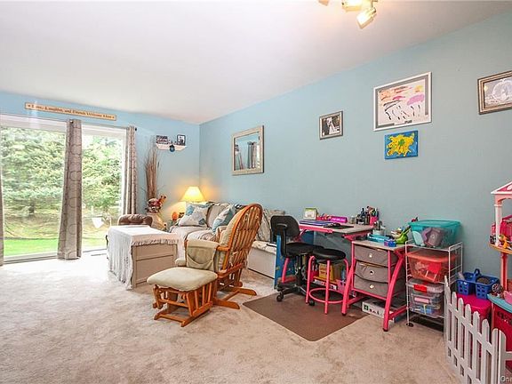 2nd image of 105 Alexandra Ct