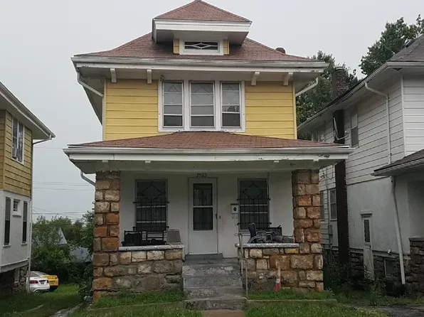 3923 College Ave, Kansas City, MO 64130