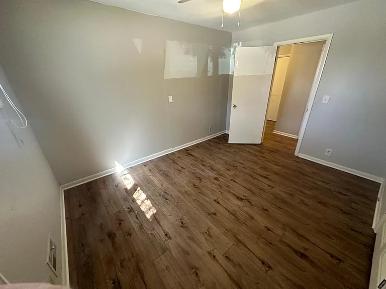 4016 N Larkin St — Photo 7