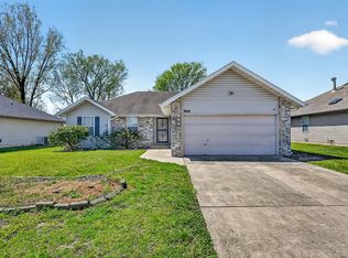3918 W Kay Pointe Blvd, Springfield, MO 65802