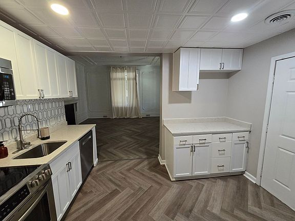 4th image of 5960 Wellesley Ave #1