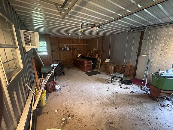 4th image of 170 Blue Bird Ln