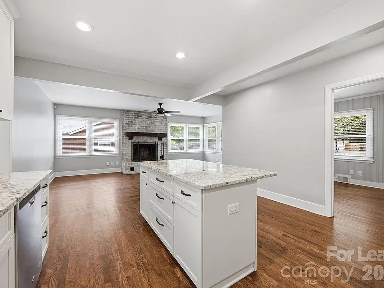 2727 Springway Dr — Photo 15