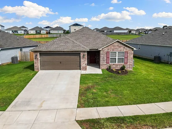 505 Woodcreek Loop, Lowell, AR 72745
