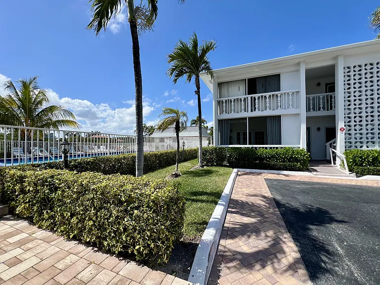 4201 S Ocean Blvd — Photo 2