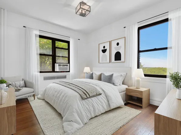 130 Bayridge Parkway image 3 of 13
