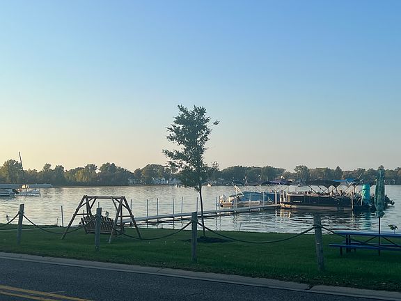 2nd image of 1127 S Lake Dr Unit 211