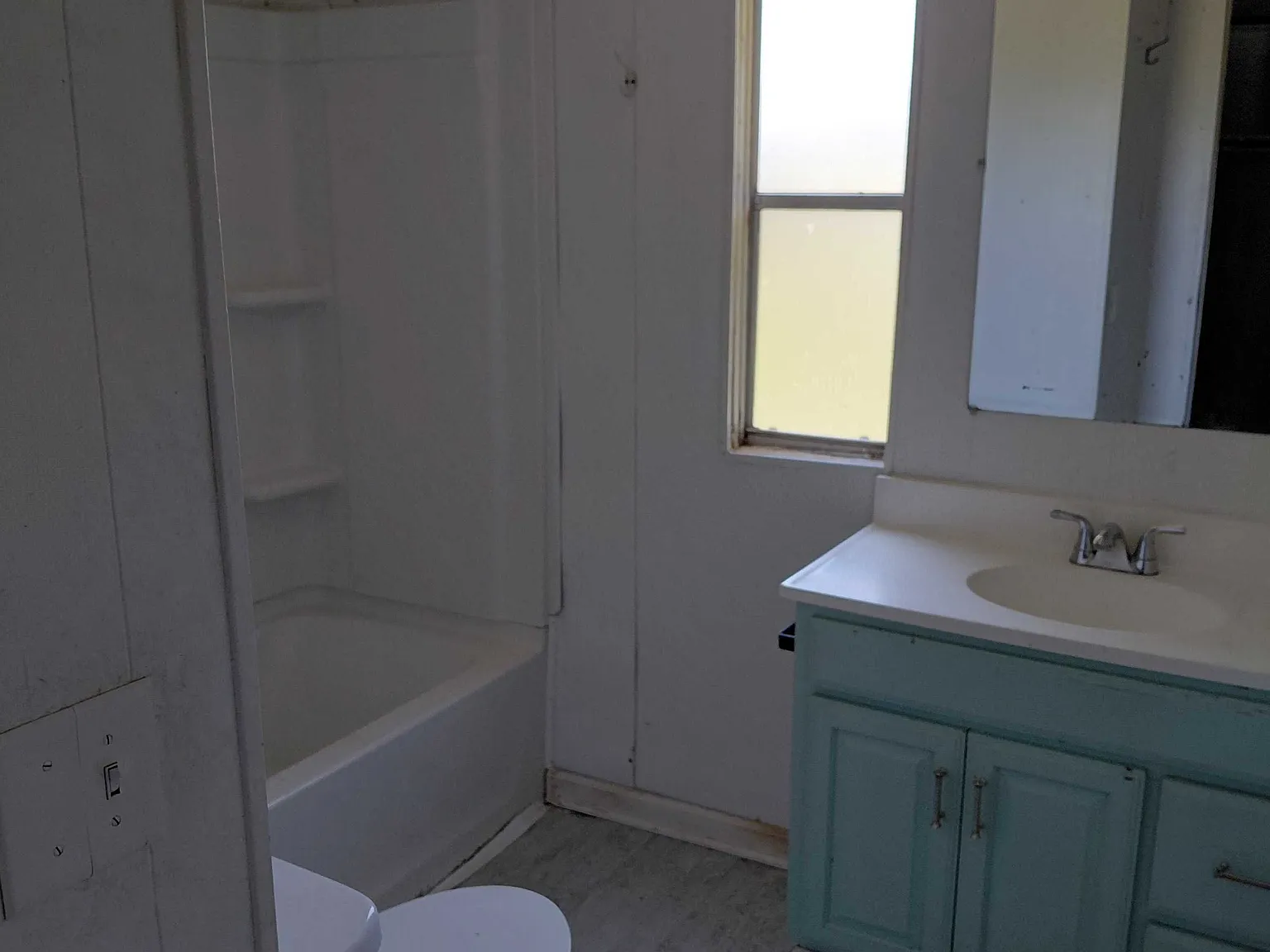 3 bed, 1.5 bath, $699 — Photo 4