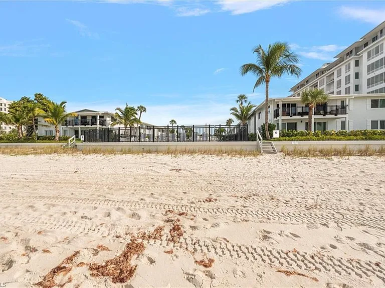 1065 Gulf Shore Blvd N #205 — Photo 13
