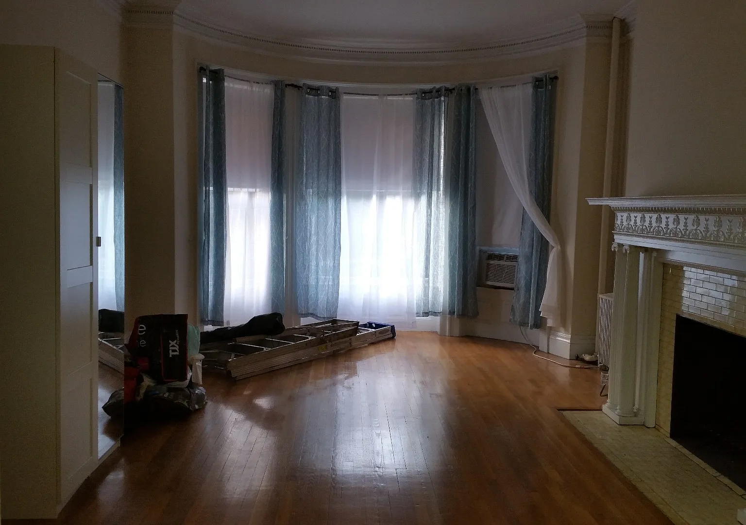 Studio, 1.0 bath, 409 sqft, $2,195 — Photo 2