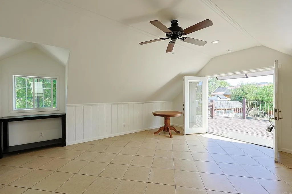 2 bed, 800 sqft, $2,200 — Photo 3