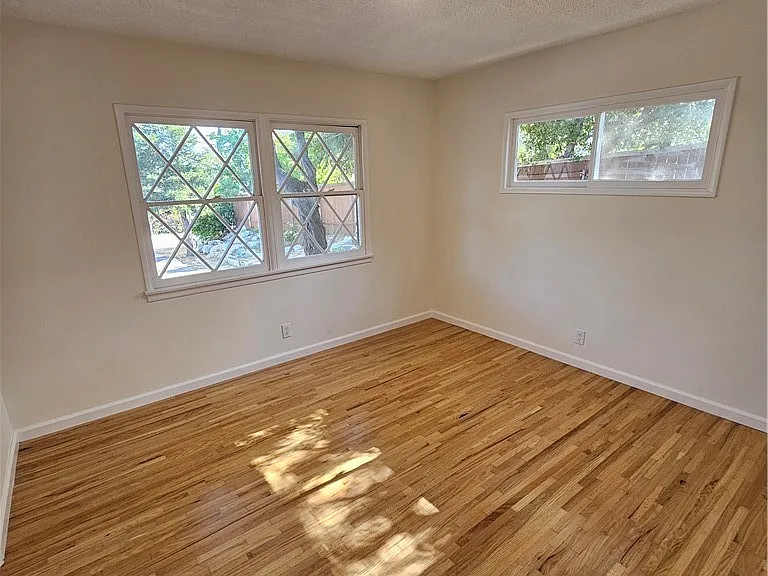 4642 Briggs Ave — Photo 19