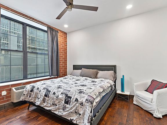 4th image of 4260 Crescent St #D2