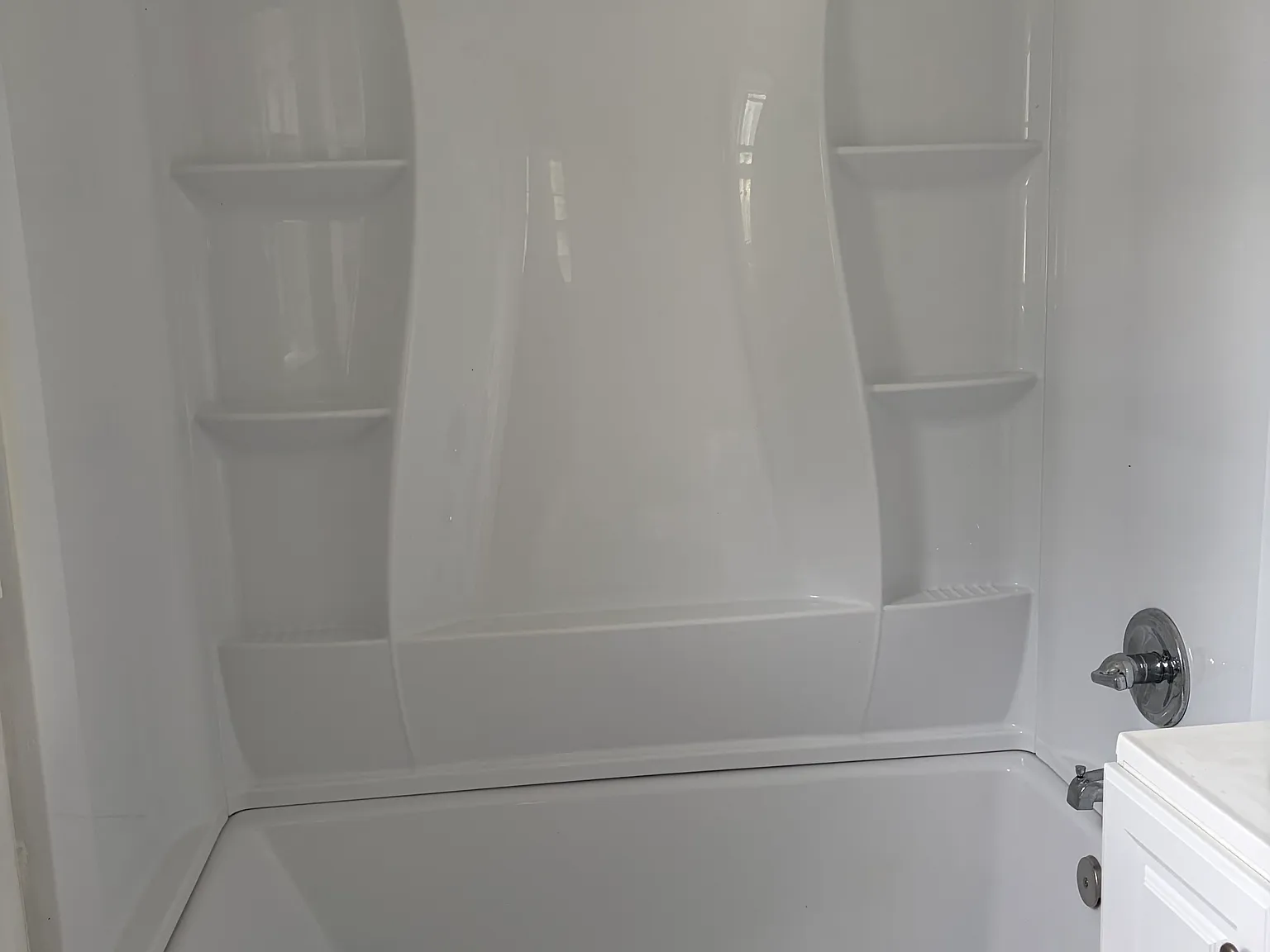1 bed, 800 sqft, $1,300 — Photo 1