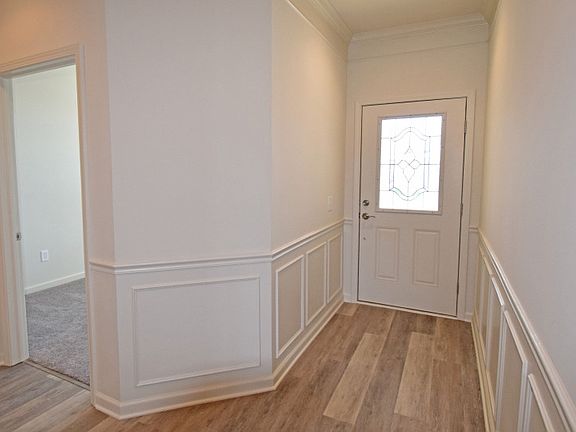 4th image of 4982 Dahlia Dr