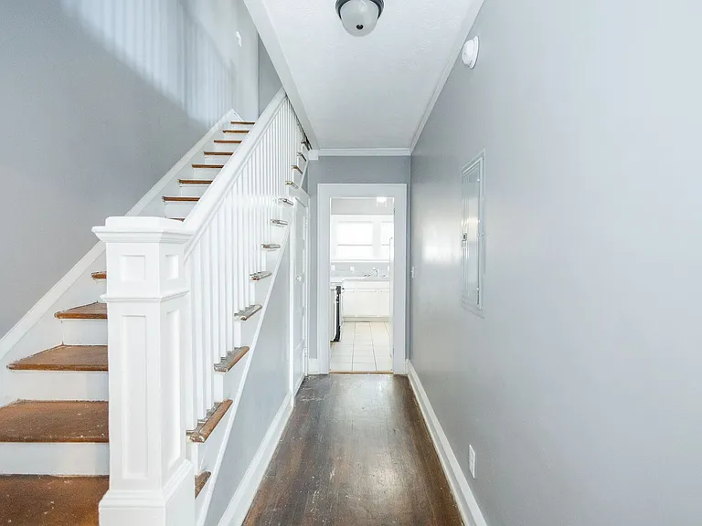 217 S 11th St — Photo 29