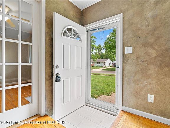 2nd image of 3526 Kendalwood Dr