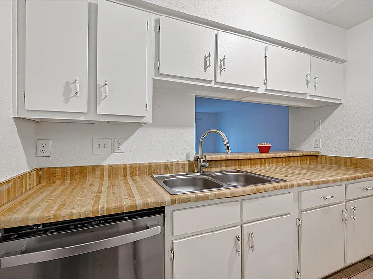 7200 Clarewood Dr #1904 — Photo 12