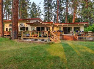 200 Edgewood Park Dr, Shady Cove, OR
