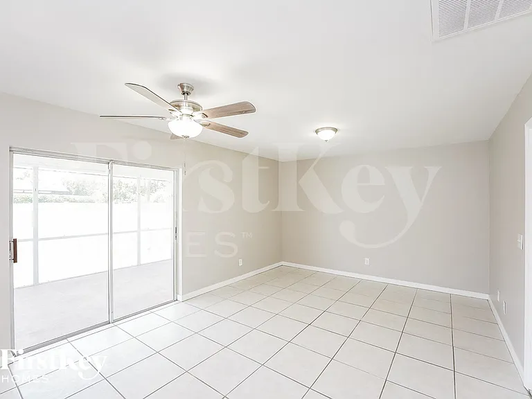 1304 Wilmette St — Photo 4