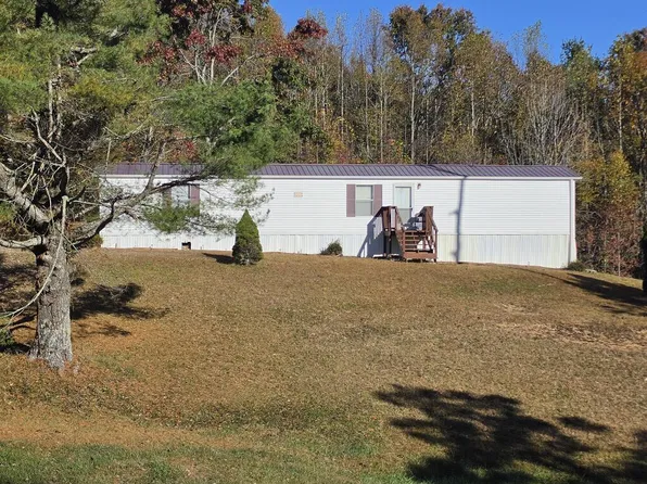 7205 Pipers Gap Rd, Galax, VA 24333