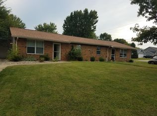 450 Eagles Way #B, Troy, IL 62294