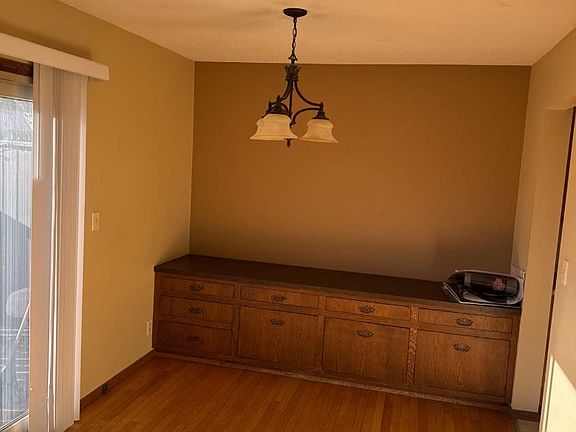 5th image of 4011 18th Ave NW