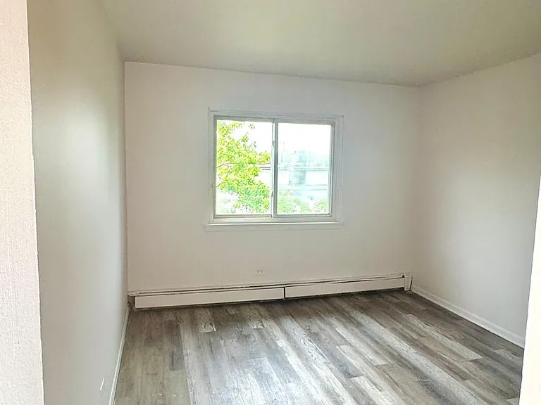 1175 Valley Ln #202 — Photo 11