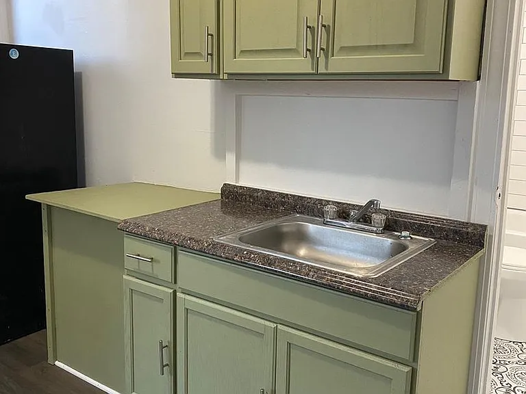 81 W Main St — Photo 2