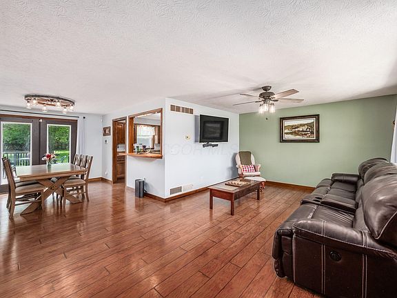3rd image of 6105 Houseman Rd