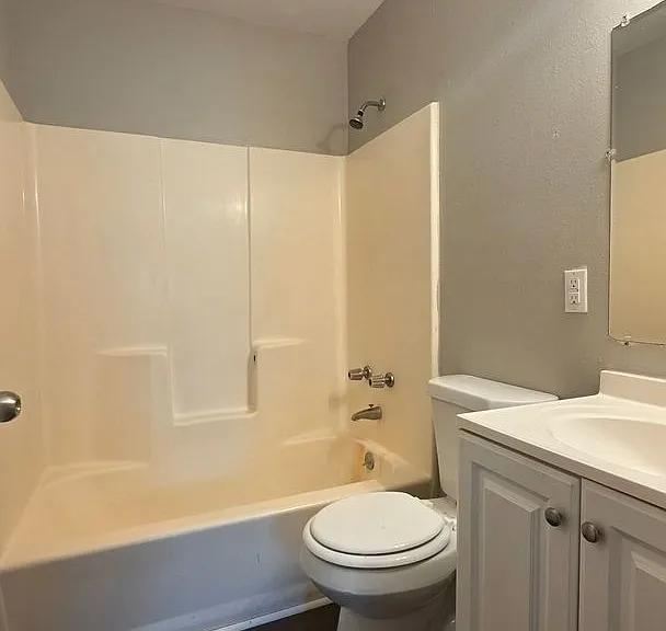 314 Station Crossing Dr — Photo 8