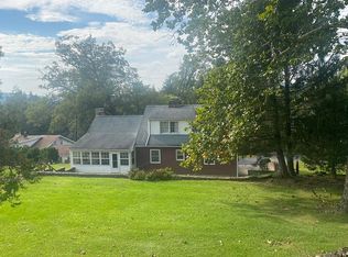 23 Hillside Rd, Dauphin, PA 17018