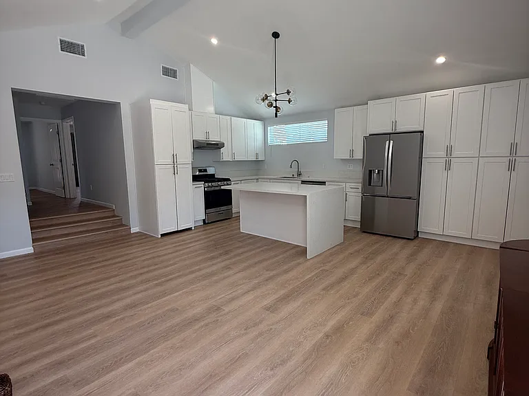 20734 Lull St — Photo 3
