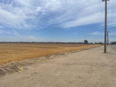  E Bardsley Avenue, Tulare, CA, 93274