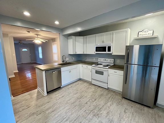 2nd image of 769 Brayton Ave Unit 1