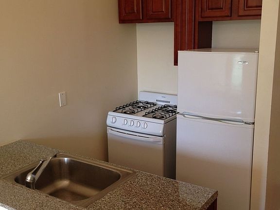 5th image of 241 E 111th St #2A