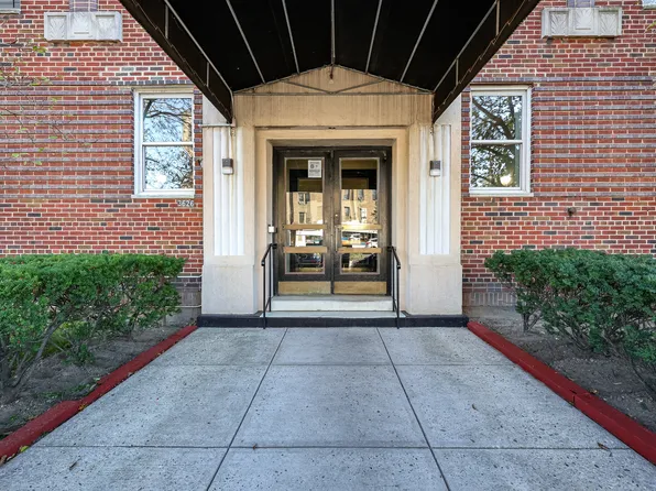 3626 Kings Highway image 2 of 22