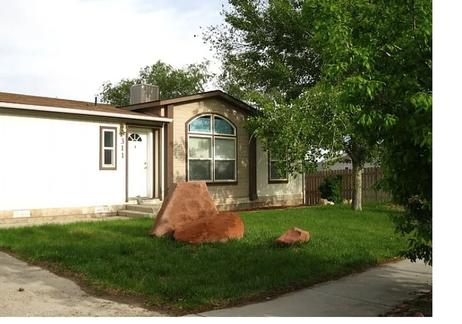 Comfy & Cozy Home for Rent — Photo 2