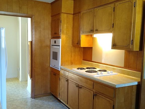 2nd image of 303 Coral Way