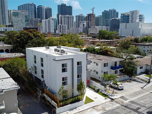 2nd image of 519 SW 5th Ave #303