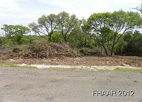 2nd image of 3001 Park Trl