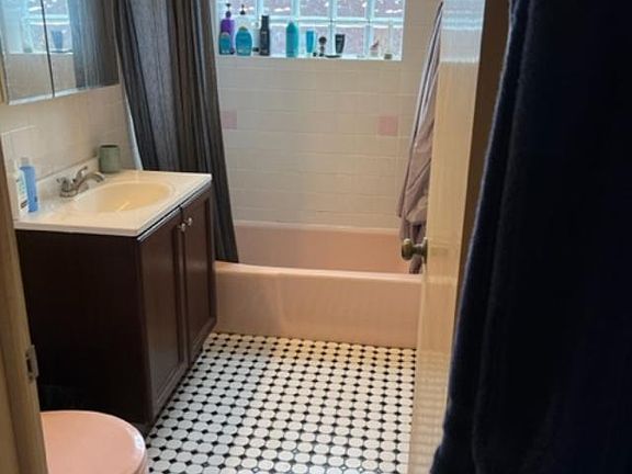3rd image of 6013 N Damen Ave #2