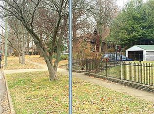 2 Maple Ct, Louisville, KY 40214
