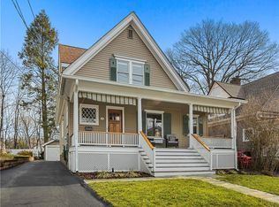 23 Grove St, Pleasantville, NY 10570