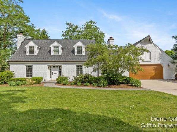 449 Edgemere Dr SE, East Grand Rapids, MI 49506