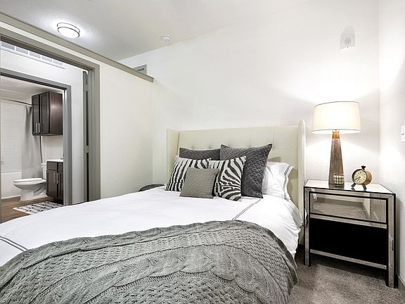 5th image of 5608 Avenue F #319