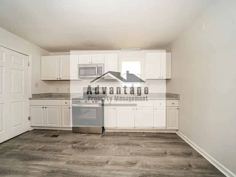 1345 D F Fuller Dr — Photo 5