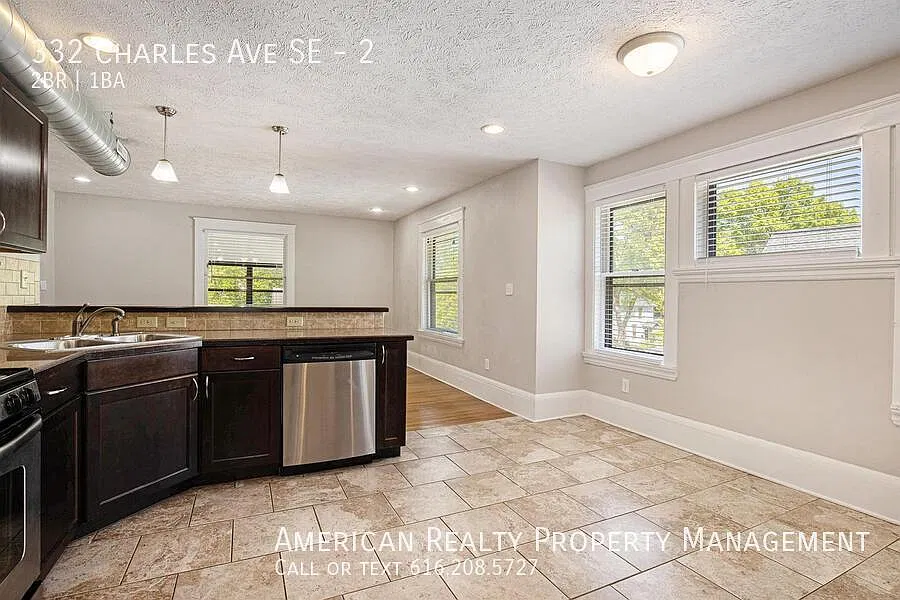 2 bed, 1100 sqft, $1,800 — Photo 4