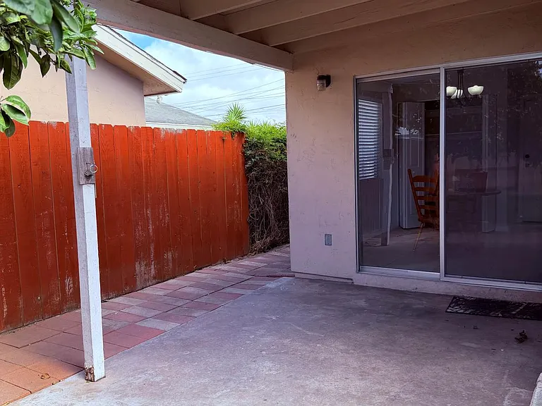 1764 Ionian St — Photo 23