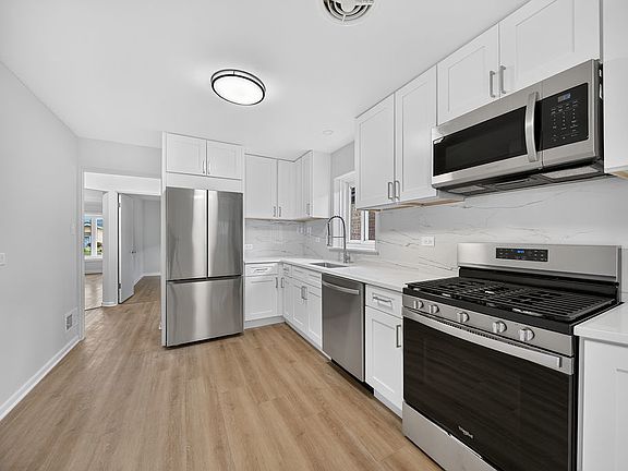 2nd image of 5624 S Merrimac Ave